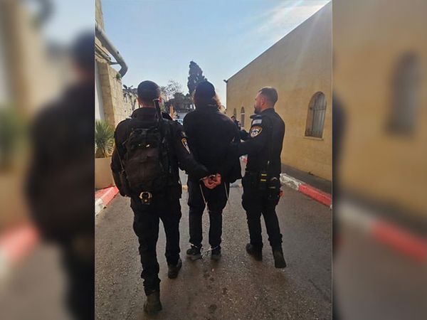 Detached donkey head at Muslim cemetery in Jerusalem: suspects arrested