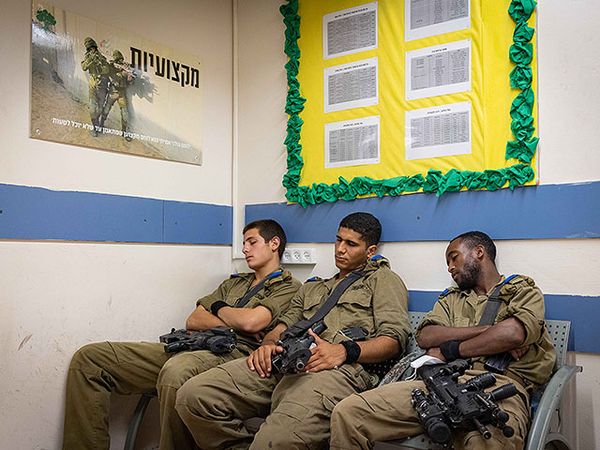 838 army psychiatrists drafted to support IDF soldiers