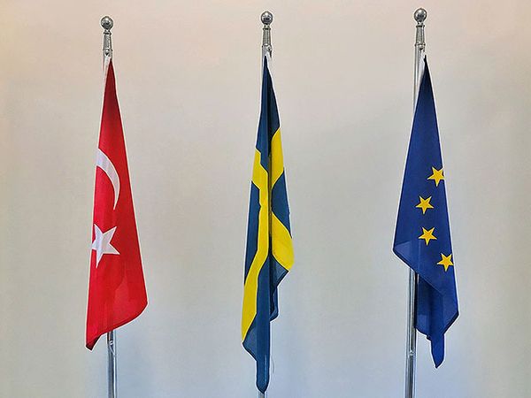 Turkey approves Sweden's membership of NATO
