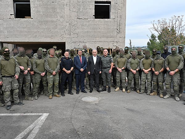 Netanyahu met with soldiers involved in last night's hostage rescue