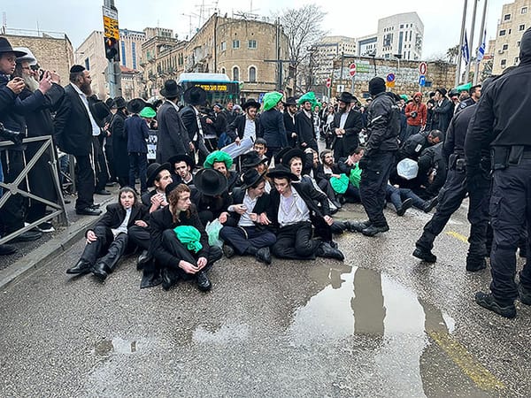 Haredi protestors block streets of Jerusalem over IDF draft