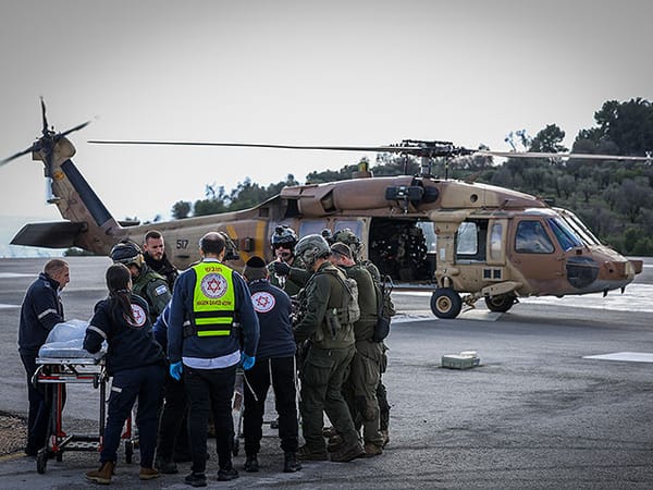 Reserves doctor from Commando brigade seriously wounded in southern Gaza