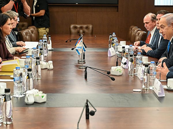 Netanyahu meets with Cameron and Baerbock
