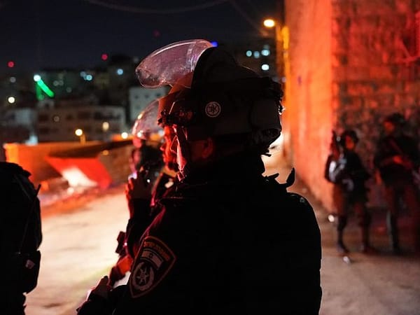 Border police arrest nine Palestinians from Issawiya