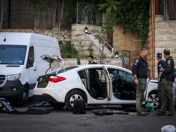 Car-ramming attack in Jerusalem: three people lightly wounded, weapon found