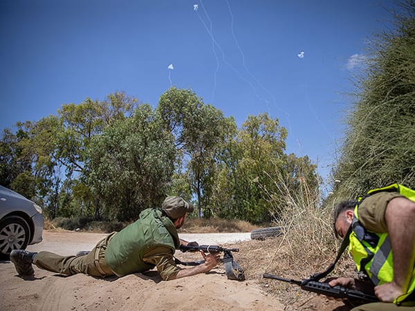 Sirens near the Gaza border: another rocket attack