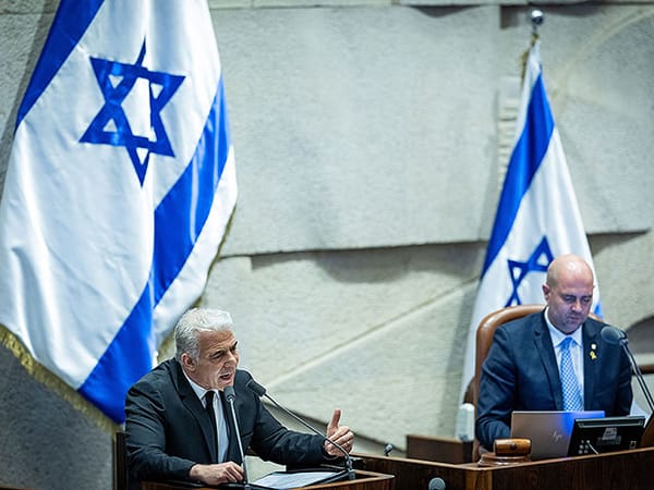 Lapid calls on Netanyahu to resign during Knesset meeting