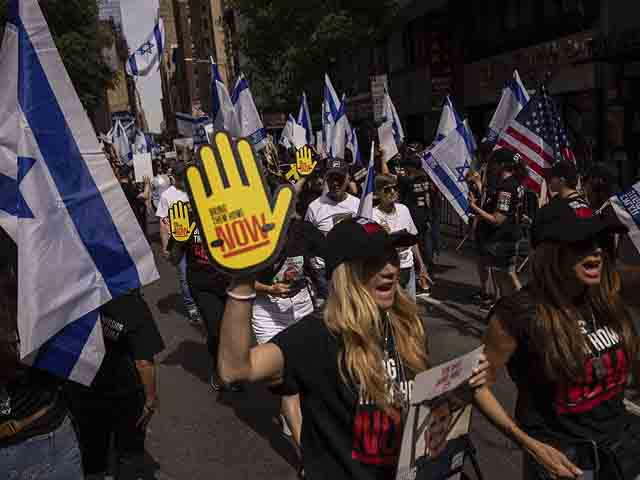 Over 50,000 march in support of Israel in Manhattan