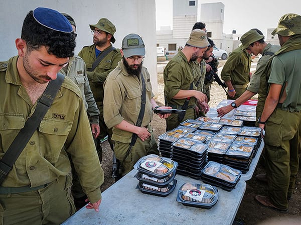 Rabbis criticize IDF for eliminating head of kashrut department