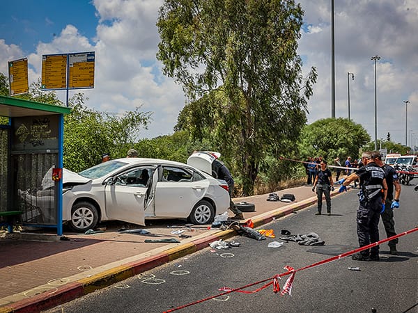 Car-ramming terror attack near Nir Tzvi junction: three injured, terrorist shot dead