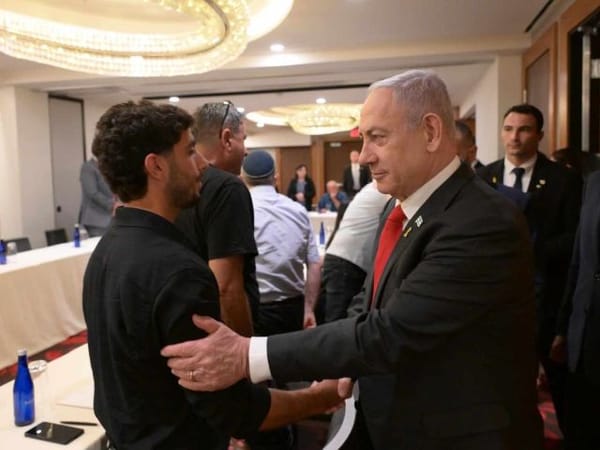 Netanyahu meets with hostage families and IDF soldiers in Washington